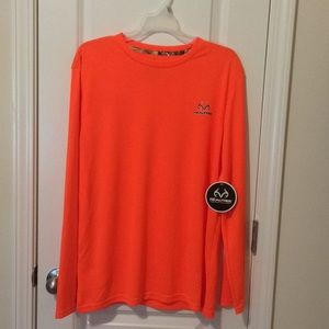 Vibrant orange 🍊 athletics top